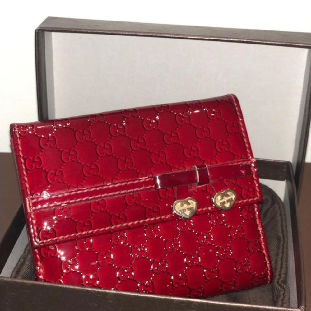 Gucci red glossy leather valentine wallet